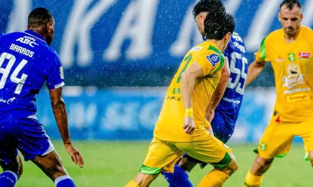 Kekalahan Persebaya, Suporter Serbu Dengan Sindiran Tajam