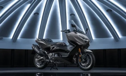 Yamaha TMAX 2026: Inovasi Baru, Pengendara Skuter Premium
