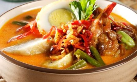 Nikmati Lezatnya Lontong Sayur: Tradisi Kuliner Khas Idul Fitri