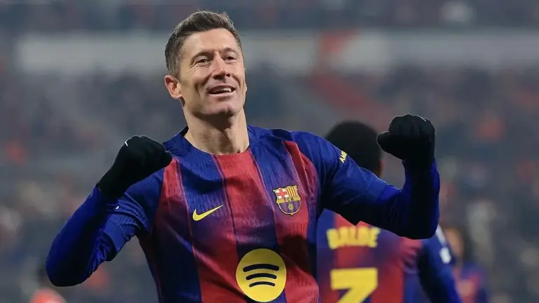Masa Depan Robert Lewandowski Di Barcelona Di Ujung Tanduk