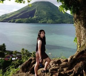 Banda Neira, Surga Tersembunyi: Liburan Cantik Sintya Marisca!