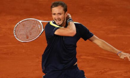 Medvedev Lepas Emosi, Raket Terbang Tujuh Kali Di Monte-Carlo