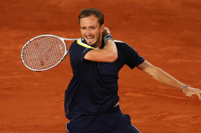 Medvedev Lepas Emosi, Raket Terbang Tujuh Kali Di Monte-Carlo