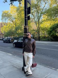 London Jadi Catwalk, Azizah Salsha Gaya Edgy Yang Stylish