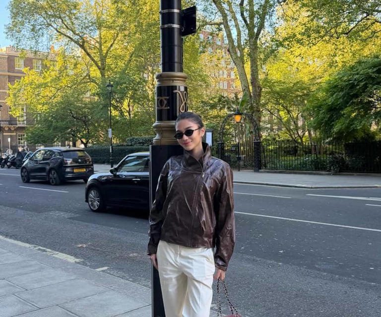 London Jadi Catwalk, Azizah Salsha Gaya Edgy Yang Stylish