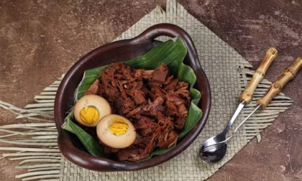 Gudeg Nangka: Kuliner Khas Yogyakarta Yang Legendaris