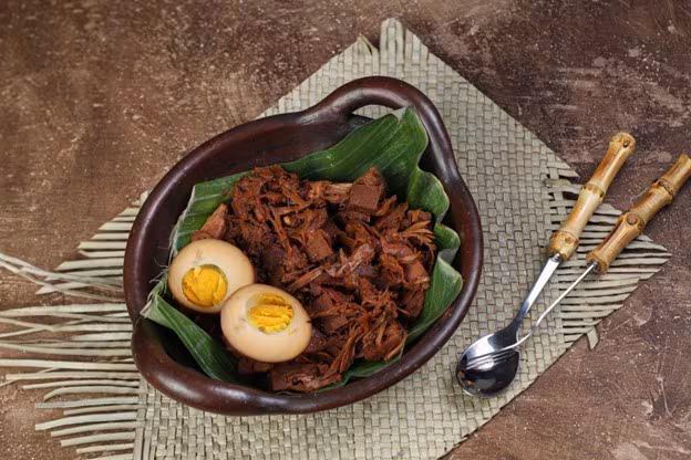 Gudeg Nangka: Kuliner Khas Yogyakarta Yang Legendaris