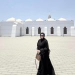 Bukan Sekadar Liburan! Potret Fitri Carlina Di Masjid Qisas Jeddah