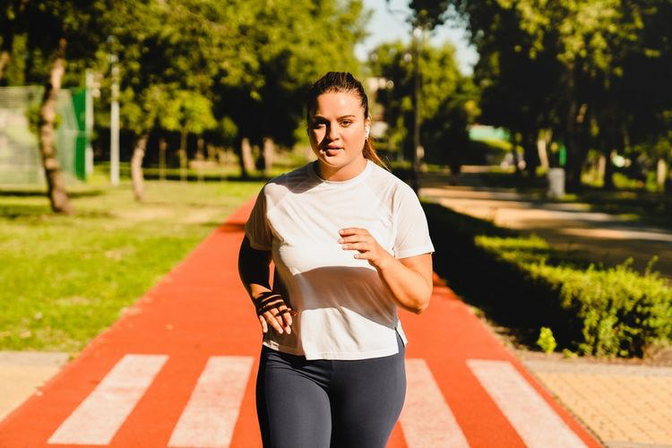 Lebih Efektif! Turunkan Berat Badan Dengan Jalan Kaki