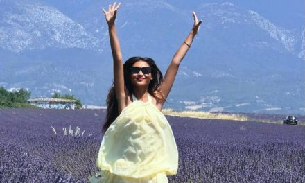 Estetik Parah! Foto Novia Bachmid Di Kebun Lavender Prancis