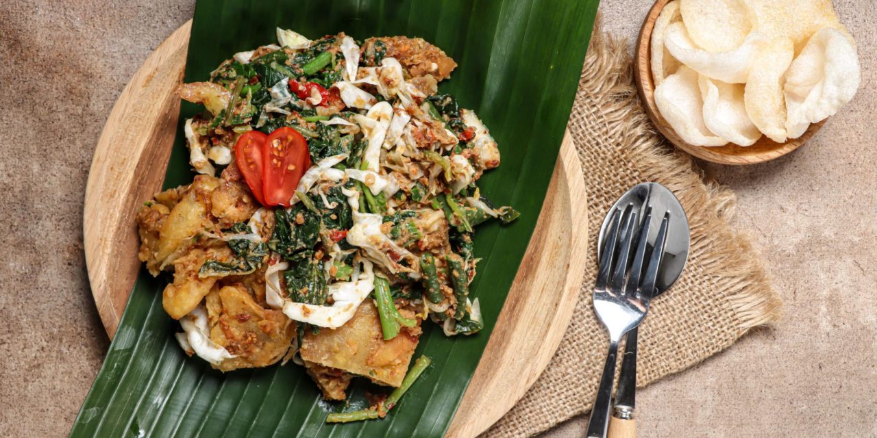 Lotek Khas Sunda, Kuliner Tradisional & Siraman Bumbu Kacang