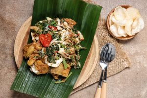 Lotek Khas Sunda, Kuliner Tradisional & Siraman Bumbu Kacang