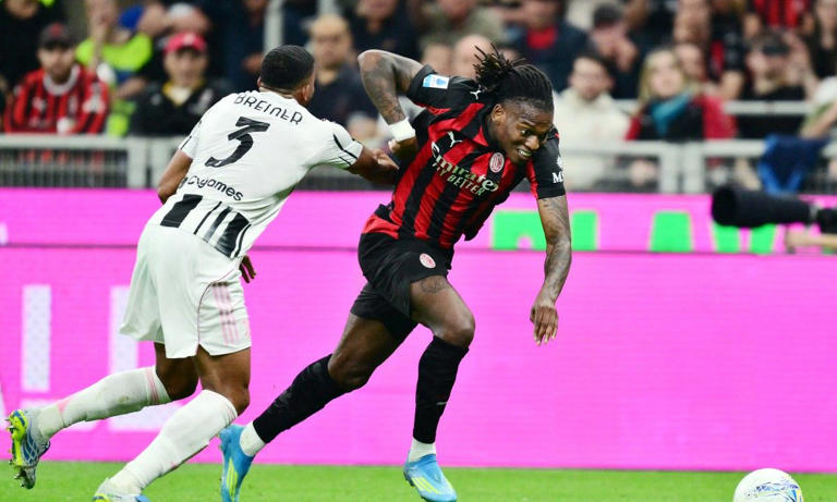 Rafael Leao Tak Lagi Aman! Bikin Amorim Tak Bisa Jamin Starter