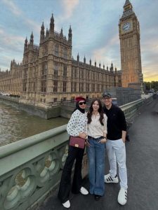 Serunya Liburan! Akhmad Fadli Bawa Keluarga Keliling London