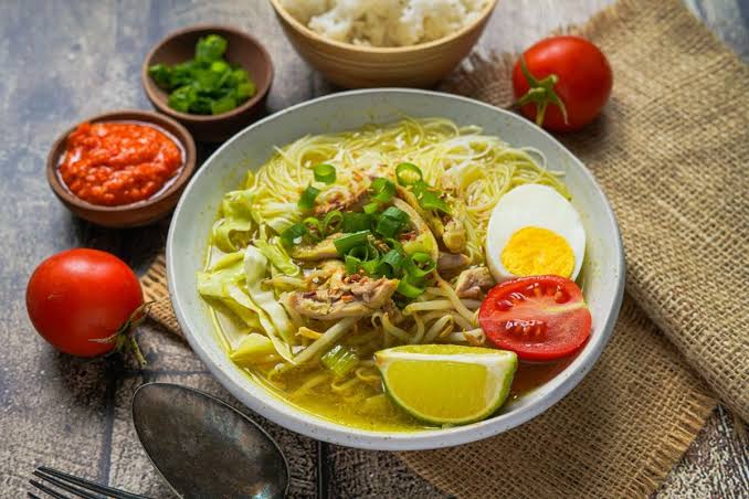 Makanan Unik Soto Dengan Kuah Kuning